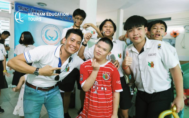 students-volunteer-at-Go-Vap-Orphanage