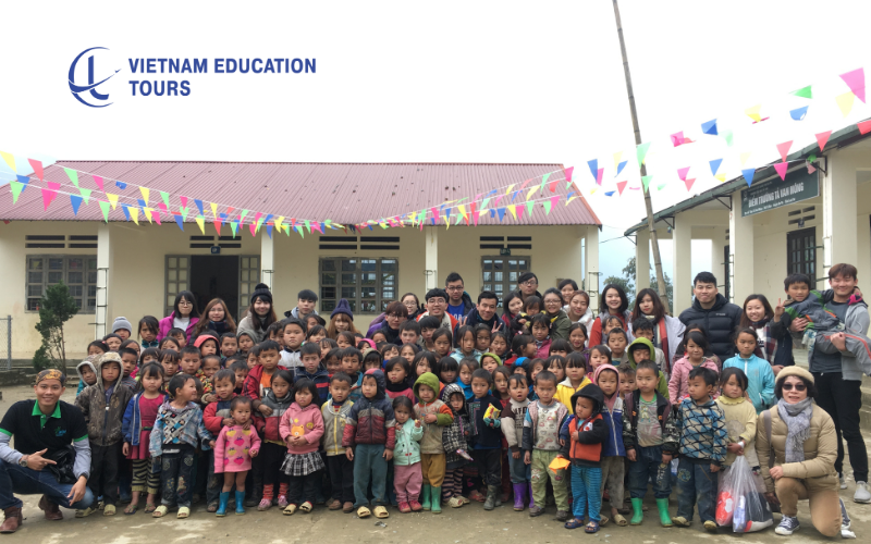 volunteer-cat-cat-village